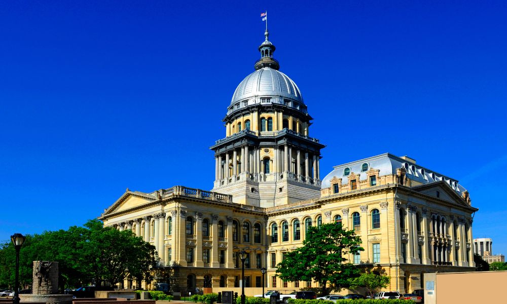 Illinois weighs auto insurance overhaul