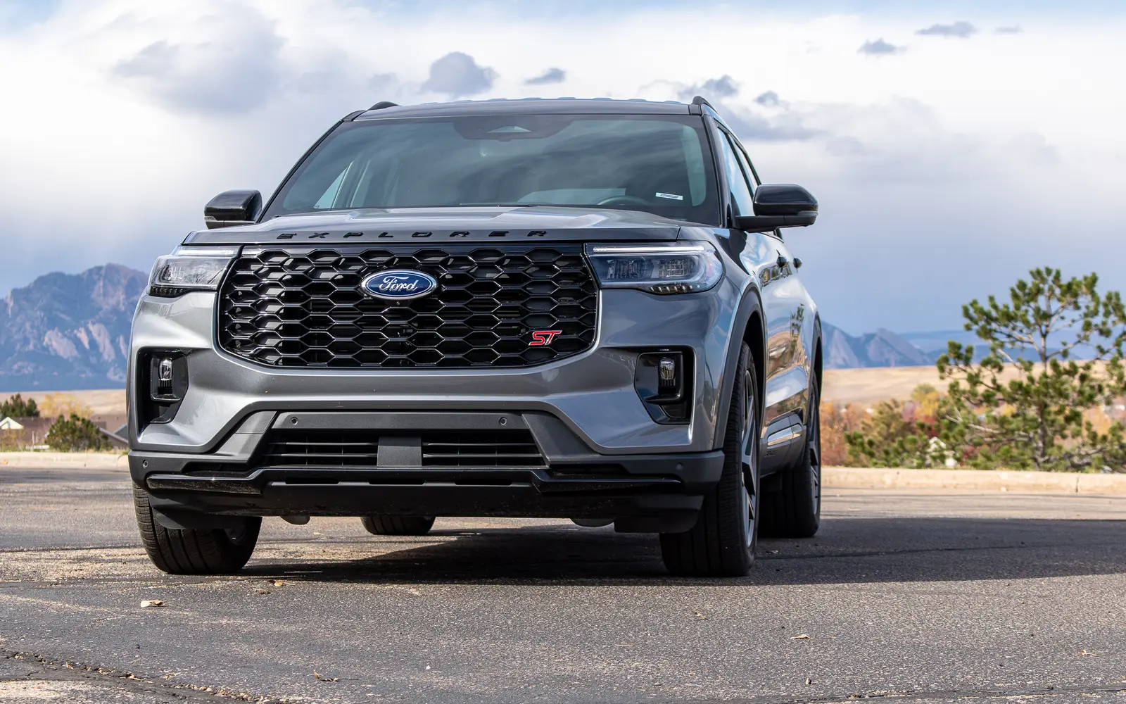 Nearly 255,000 Ford and Lincoln SUVs Recalled for Rearview Camera and ADAS Problems