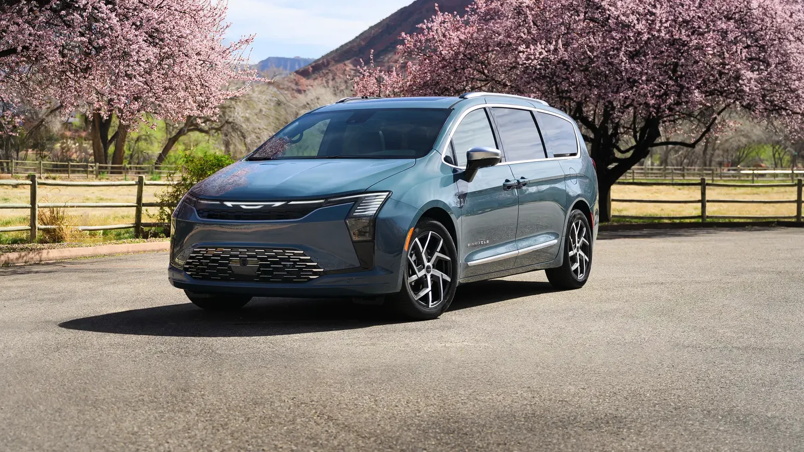 2027 Chrysler Pacifica Vans Start Making Their Way to Dealers with (Mostly) Lower Price Tags